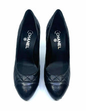 Load image into Gallery viewer, CHANEL Size 9 Black Leather Pumps
